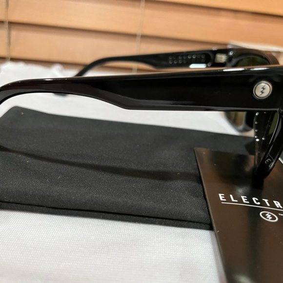 Electric Danger Cat polarized sunglasses (gloss black frame/grey lenses) - Picture 3 of 6